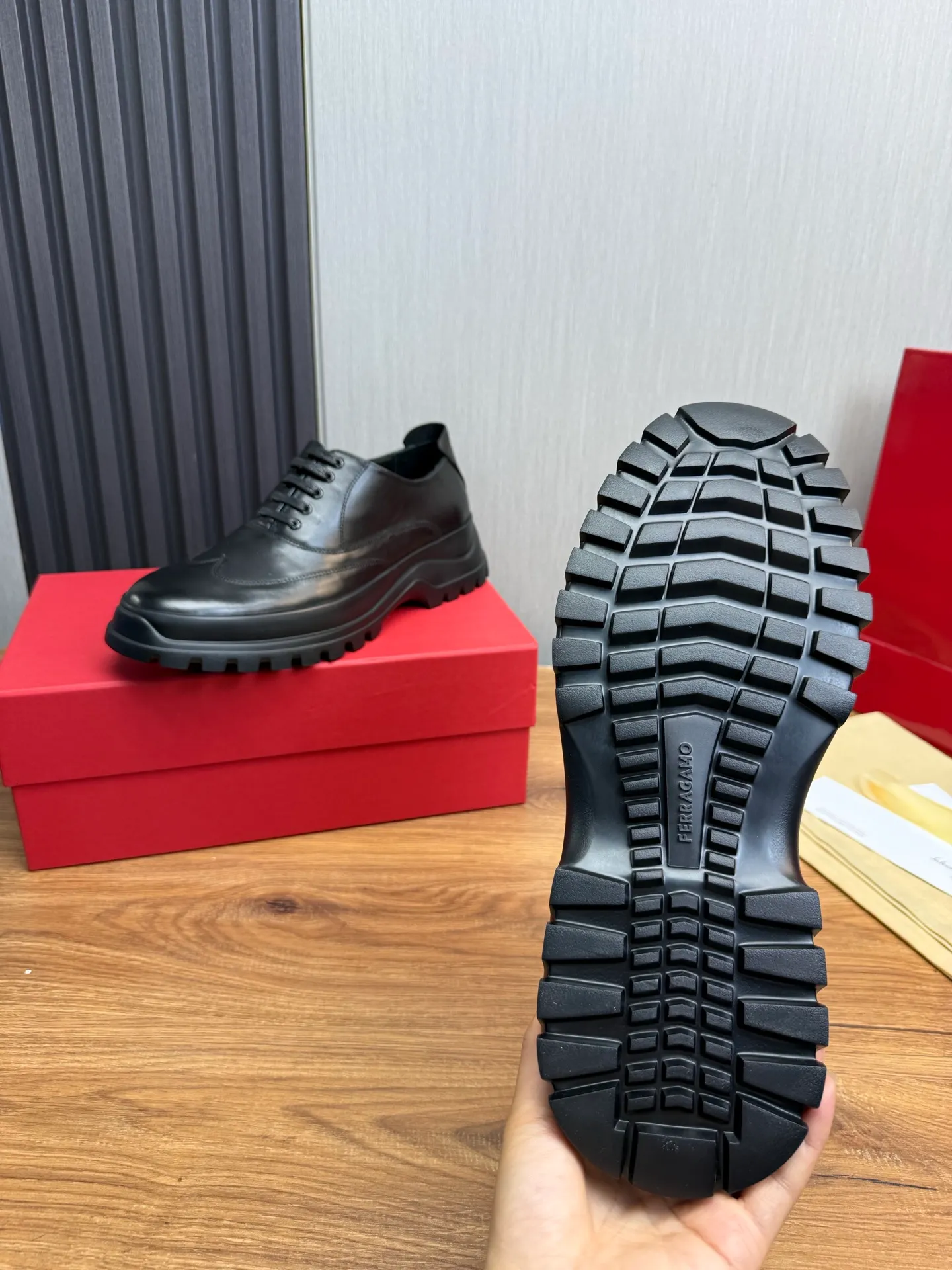 Men's shoes 💰880💰 Ferragamo. [Ferragamo] Men's Loaf leather shoes, the latest hot style, 1:1 original purchase quality, top quality, imported open-edge beaded cowhide leather on the upper, hand-made three-dimensional stitching highlights the round toe design, the inner feet are made of imported cowhide, with original wear-resistant rubber outsole, matching code 39-44, (38, 45 custom-made, non-refundable)